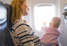 Viajar com bebê de avião: documentos e dicas